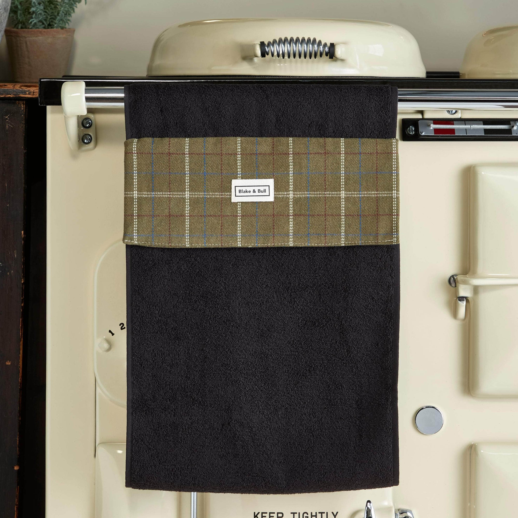 *NEW* Narrow (32 cm) hanging towel with velcro attachment - 'Green Tartan'