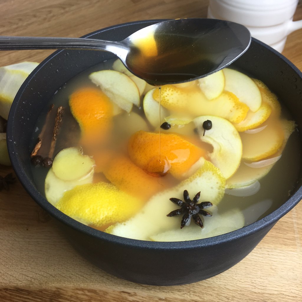 Warming Spiced Apple, Maple and Citrus Juice