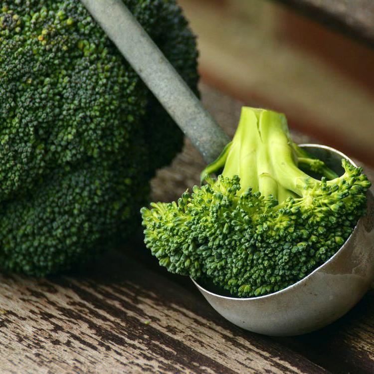Zesty, nutty broccoli &/or Sprouts (V)
