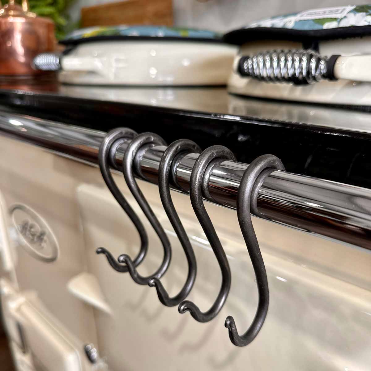 Iron 'S' hanging hook for towel rails on range cookers (set of 5) Steel 'S' hanging hook with curled end
