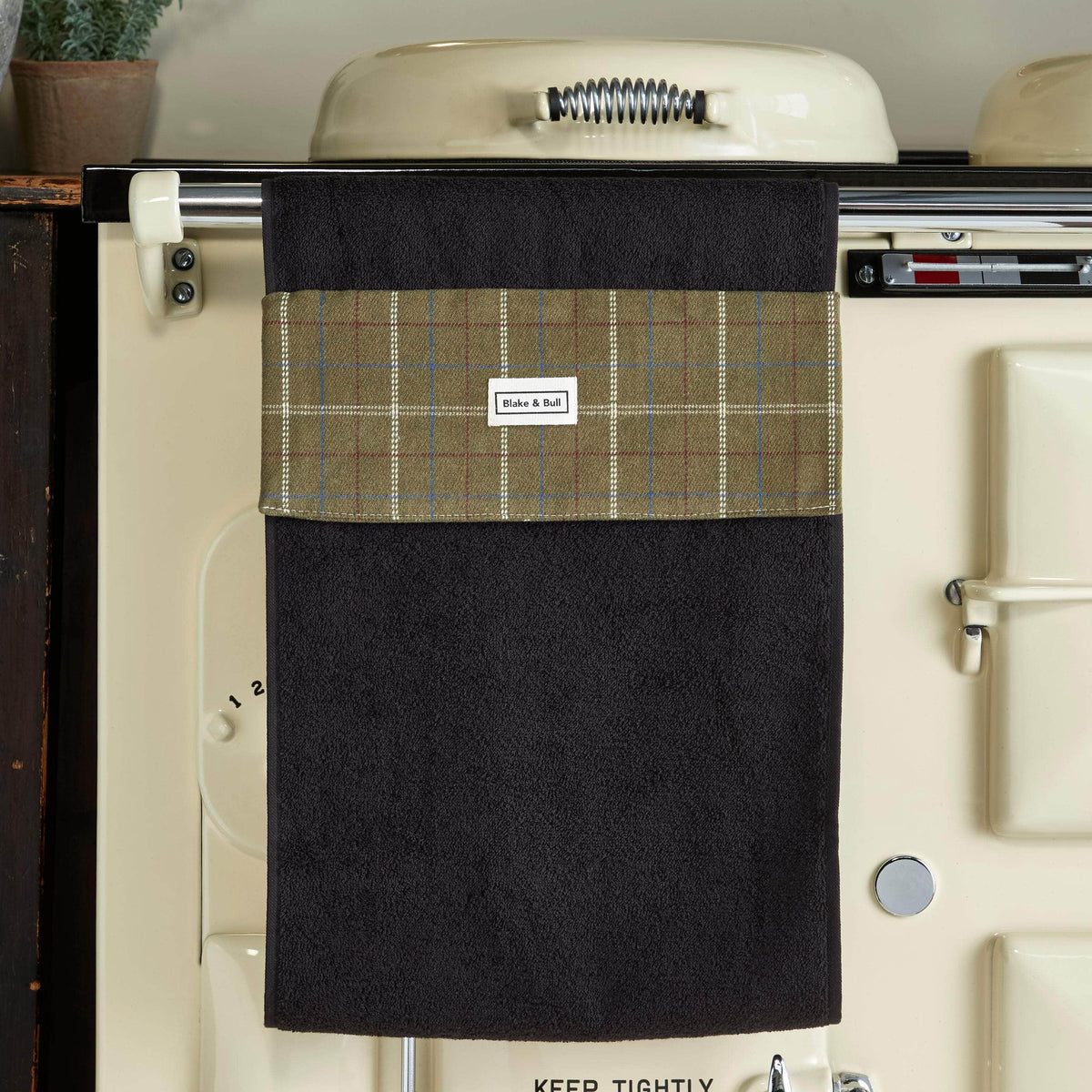 *NEW* Narrow (32 cm) hanging towel with velcro attachment - &#39;Green Tartan&#39;