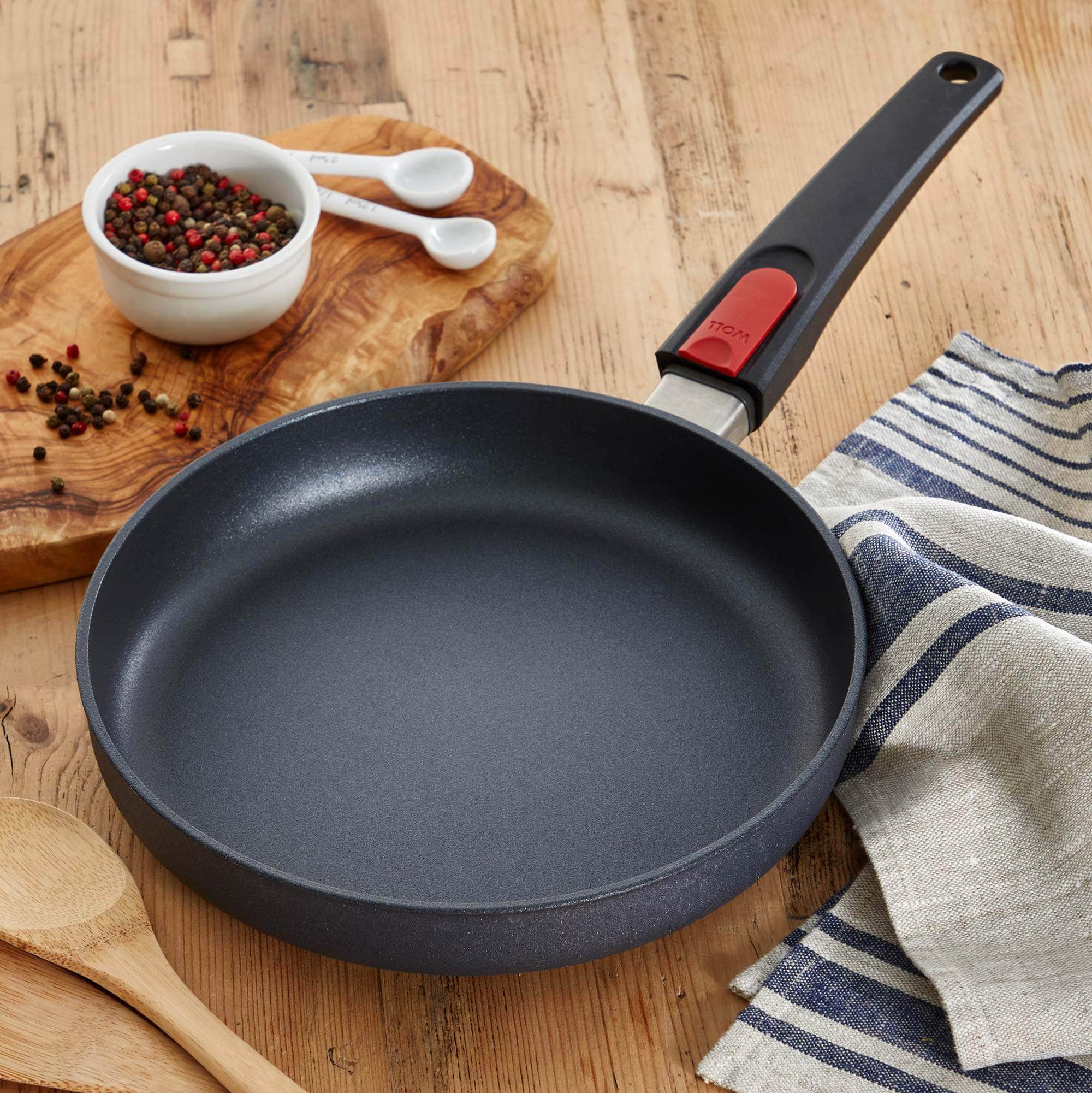 The best shallow frying pan  set for use with range cookers. Oven & dishwasher safe!