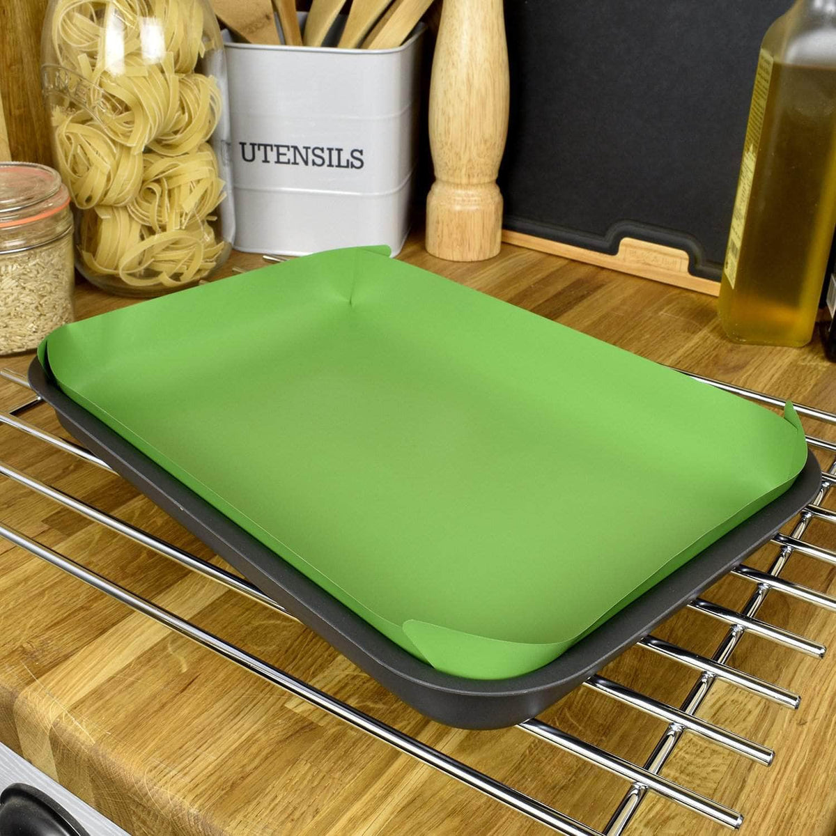 Non-stick liner for Aga range cooker &#39;half oven&#39; size tray bake - Three colour set